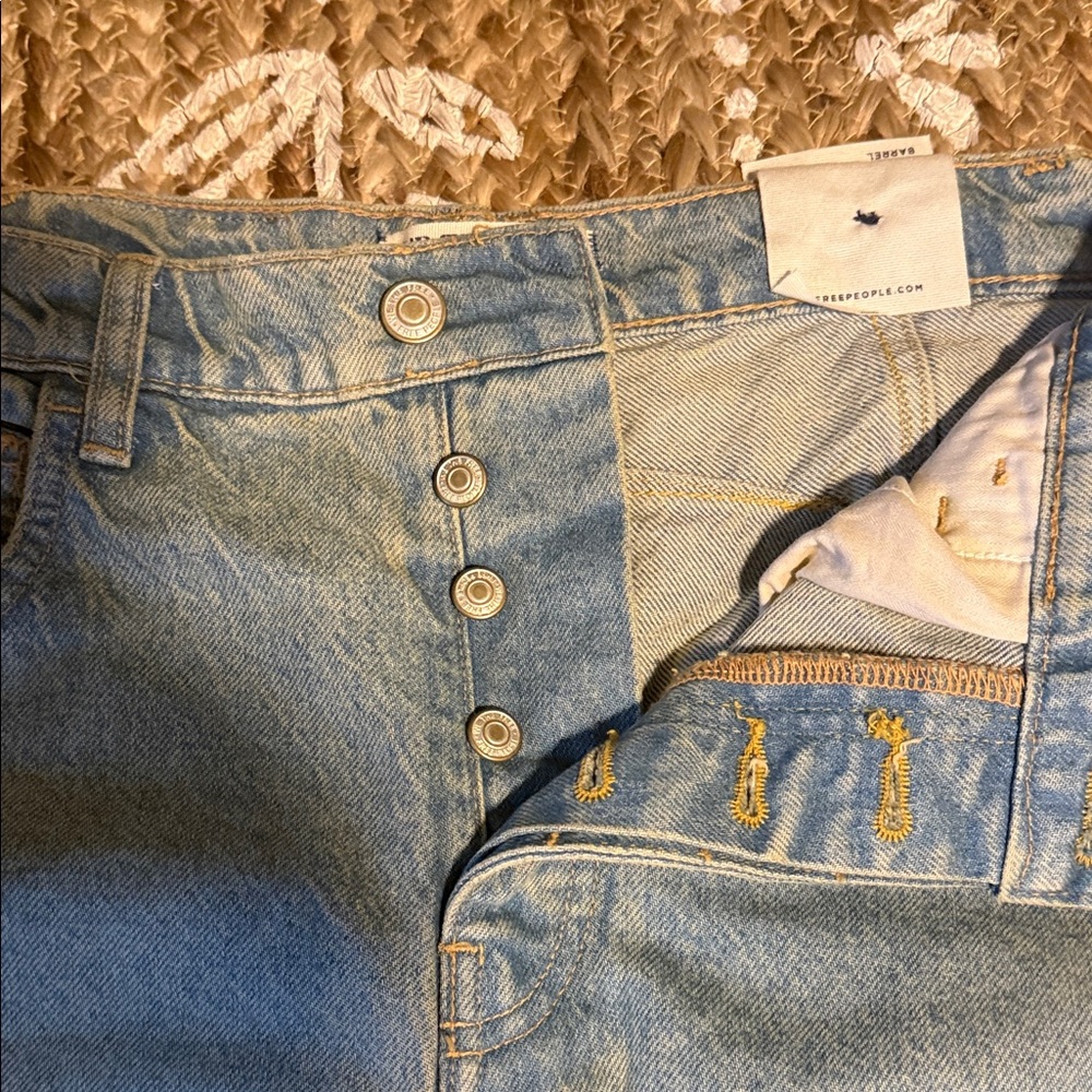 Free People/we the free barrel jeans Light Blue Button-Fly with stars Jeans Sz28 - Picture 2 of 7